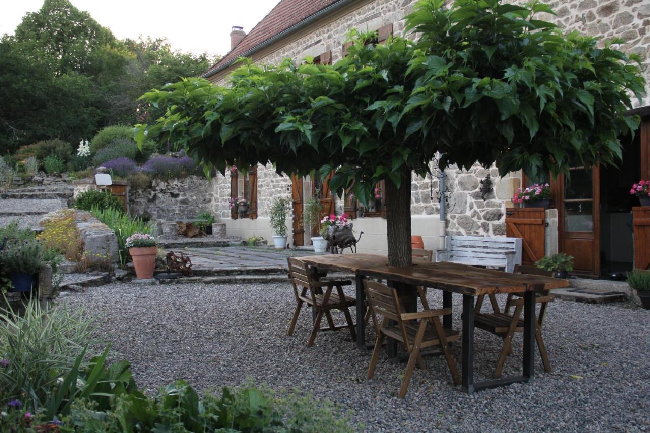 La Belle Âme Acomodação com café da manhã Saint-Priest-des-Champs Exterior foto