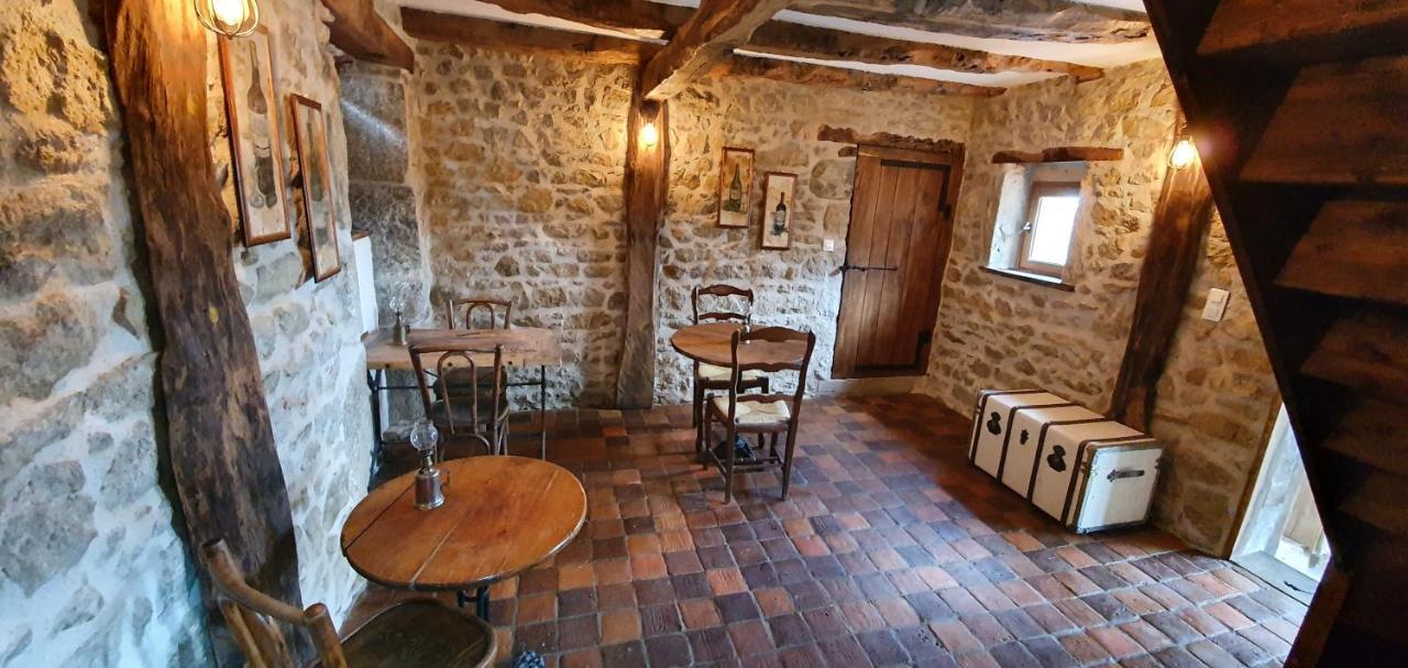 La Belle Âme Acomodação com café da manhã Saint-Priest-des-Champs Exterior foto